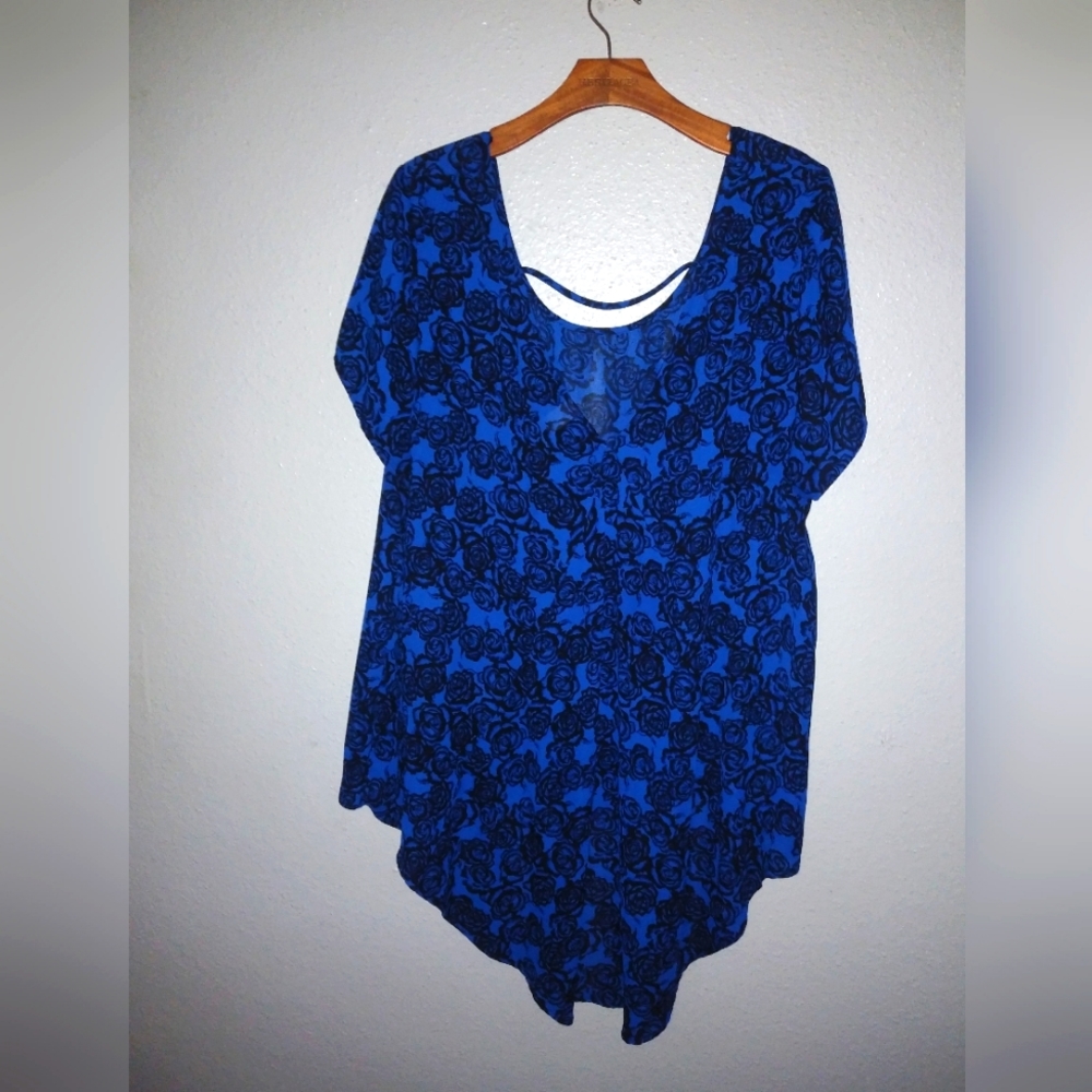 Blue Floral Scoop Neck Tunic Top